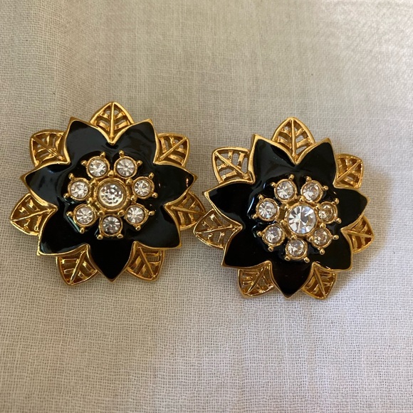 Avon Flower Earrings Black Enamel Rhinestone Accents‎ Vintage - Picture 1 of 8